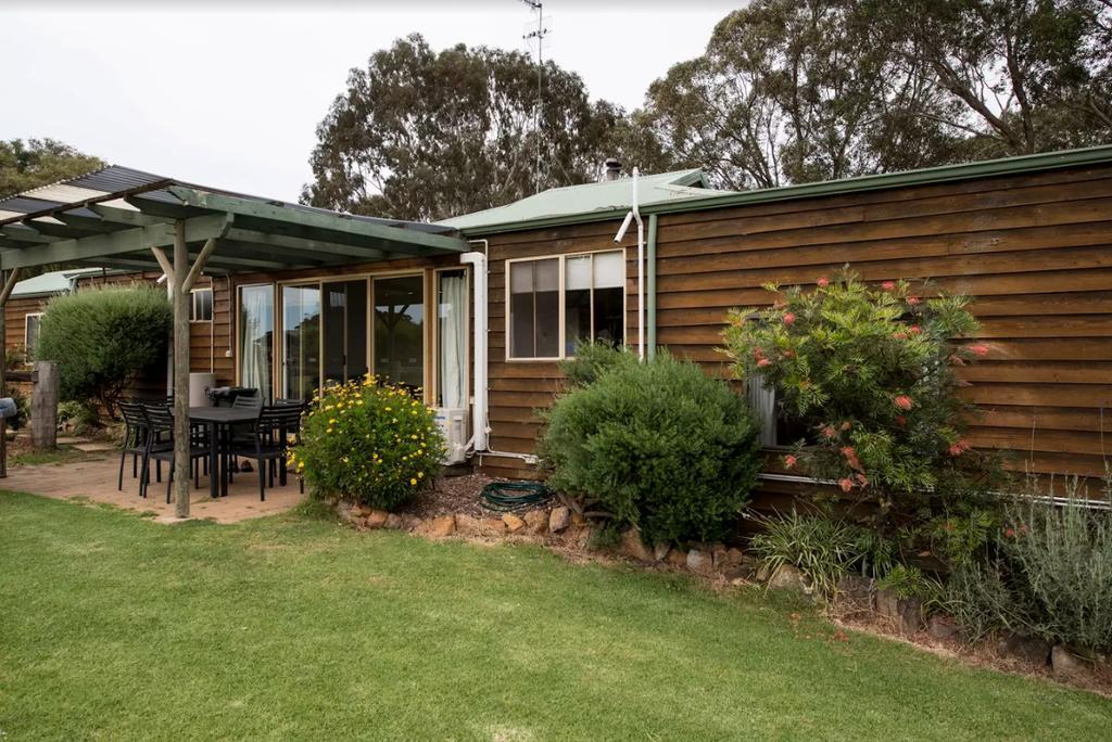 Sunflowers Animal Farm & Farmstay Margaret River Bagian luar foto